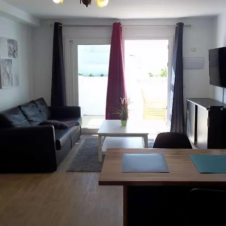 Apartment Playa Honda Sleeps 4 Pool Wifi *